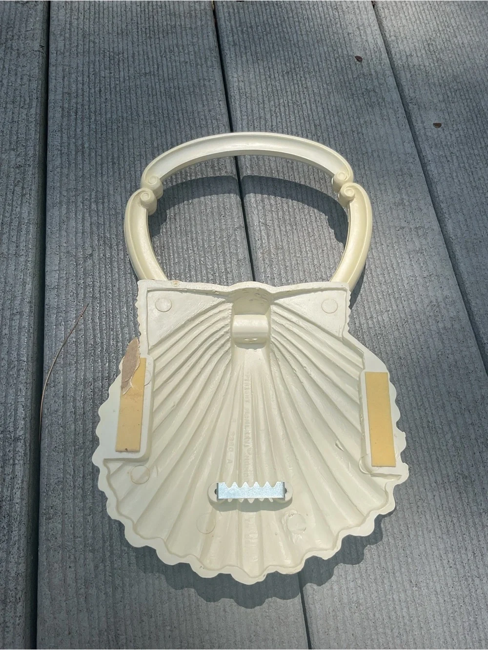 Vintage Shell-Shaped towel holder made in the USA Resin MCM